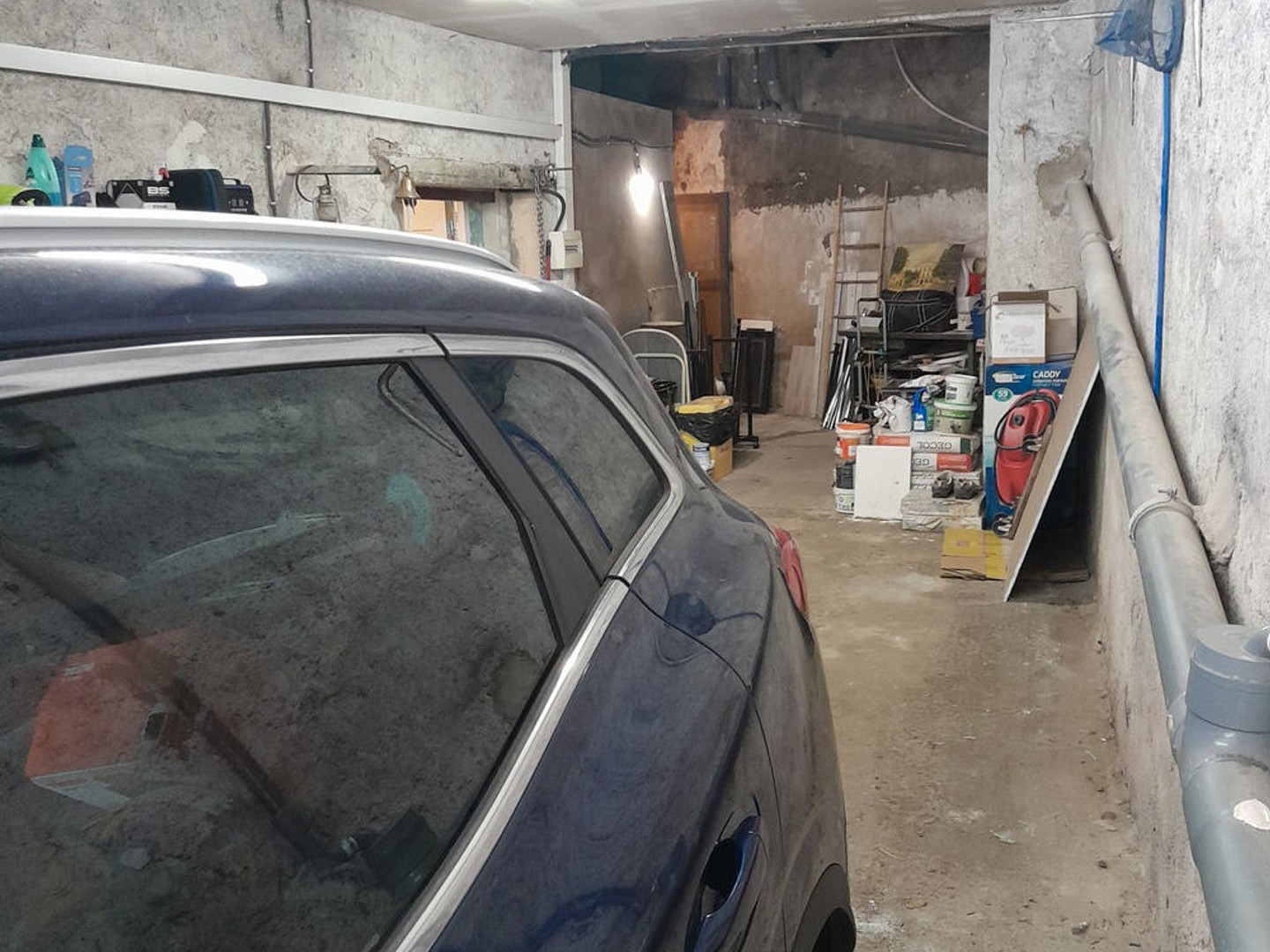 GARAGE AVEC DEPENDANCES