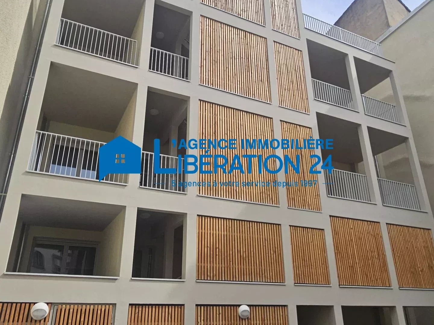 Appartement à vendre - 3 pièces - 77m2 - Saint-Chamond (42400)