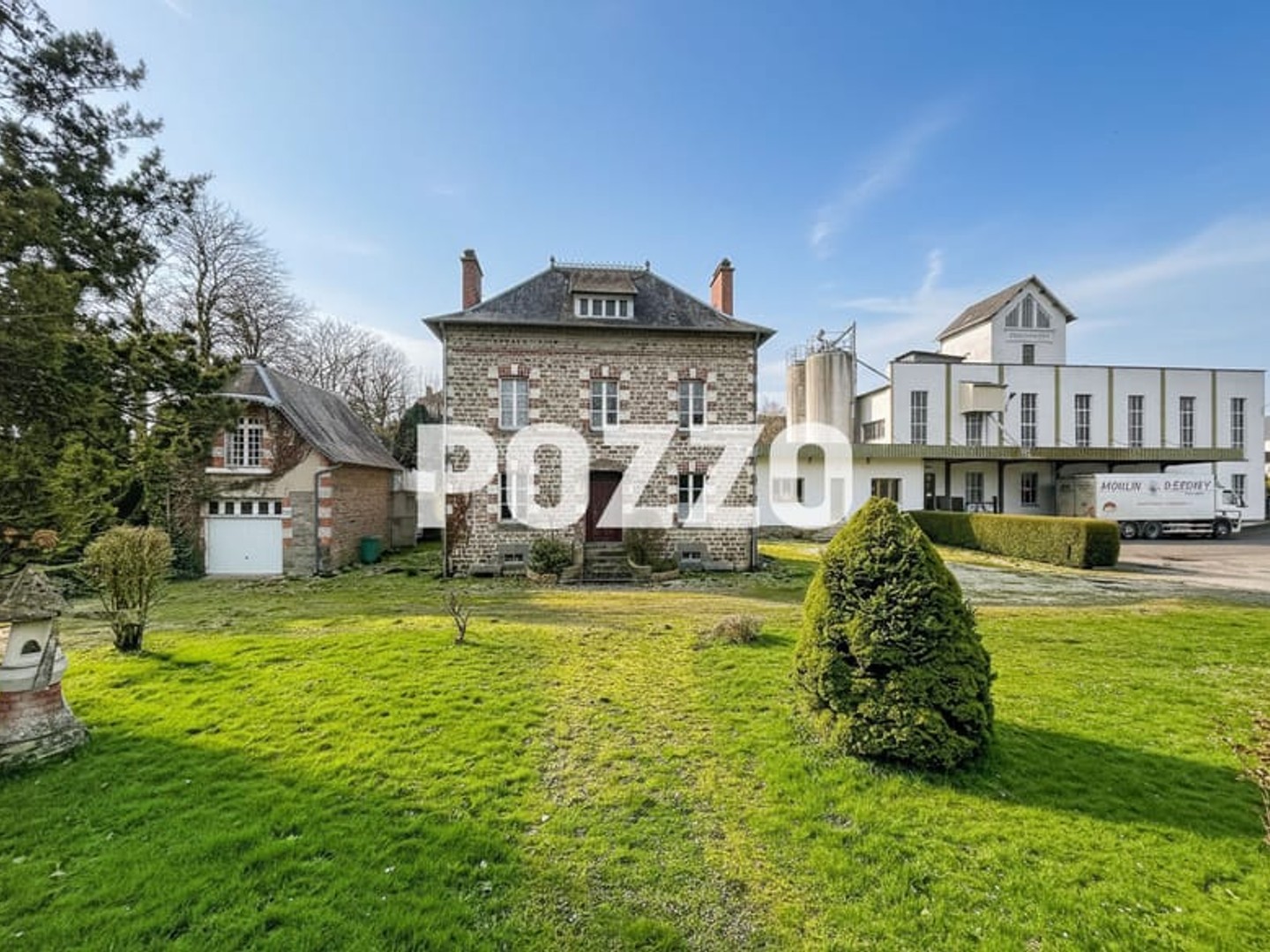 A VENDRE, ENSEMBLE IMMOBILIER à SOULEUVRE EN BOCAGE (14350).