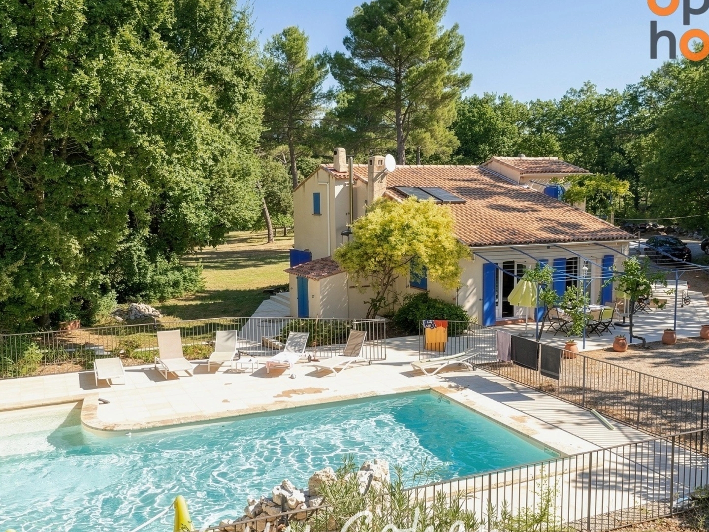 Belle propriété de 184 m2 sur 6300 m2 piscine proche Aix-en-Provence