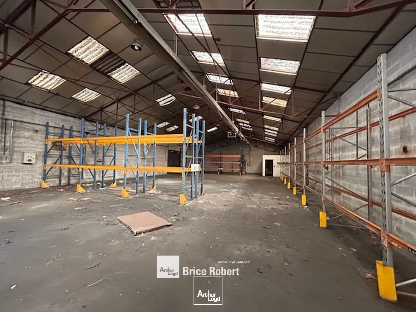 Locaux à vendre - 1314m2 - Vénissieux (69200)