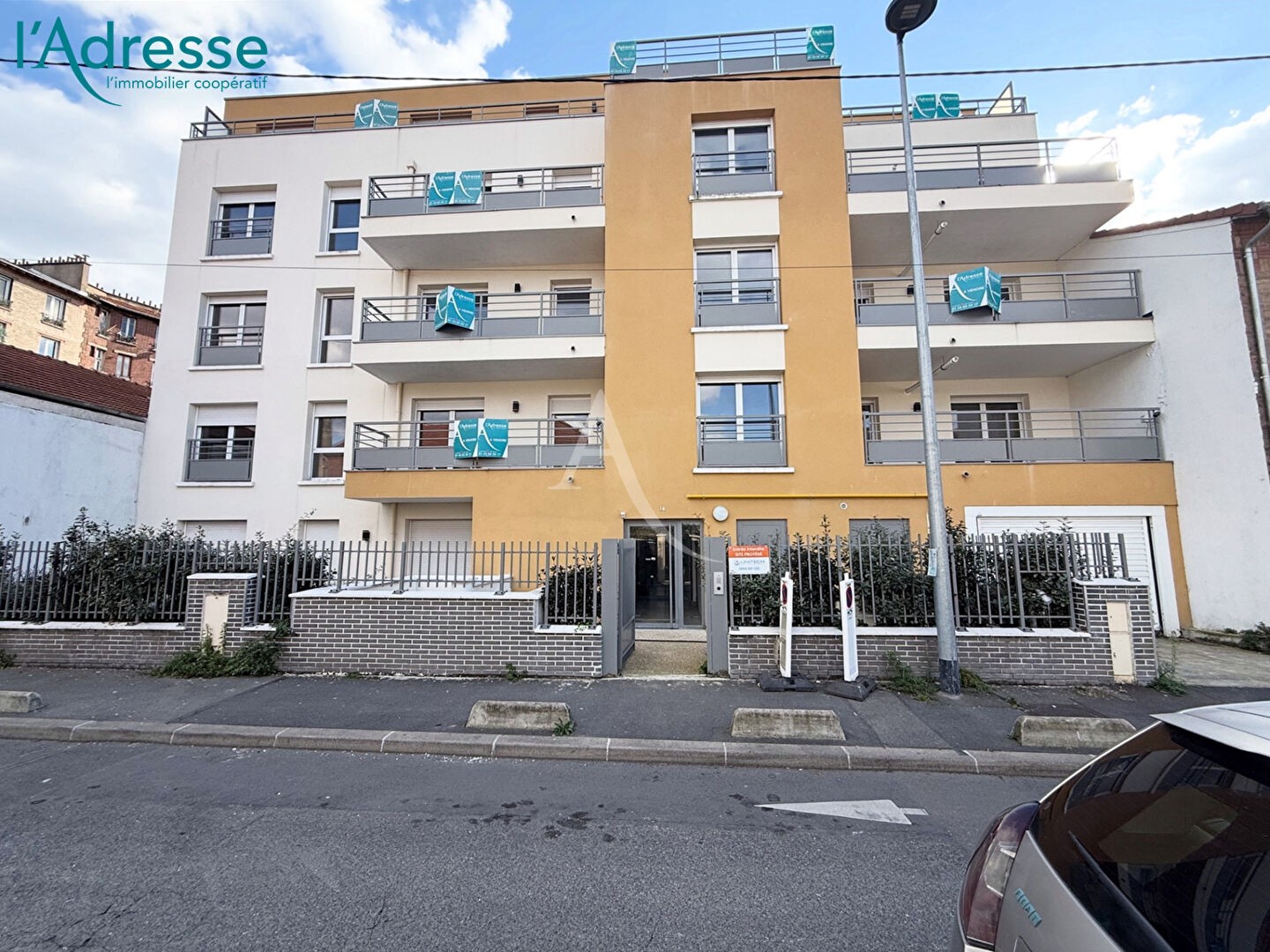 Hôtel 53 pièces 1100 m²