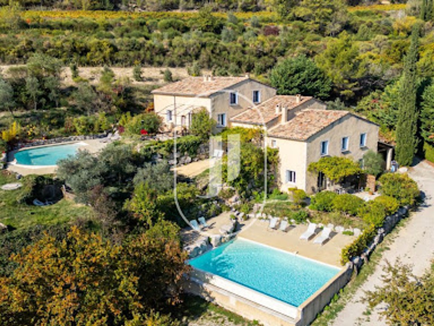 Maison 15 pièces 360 m²