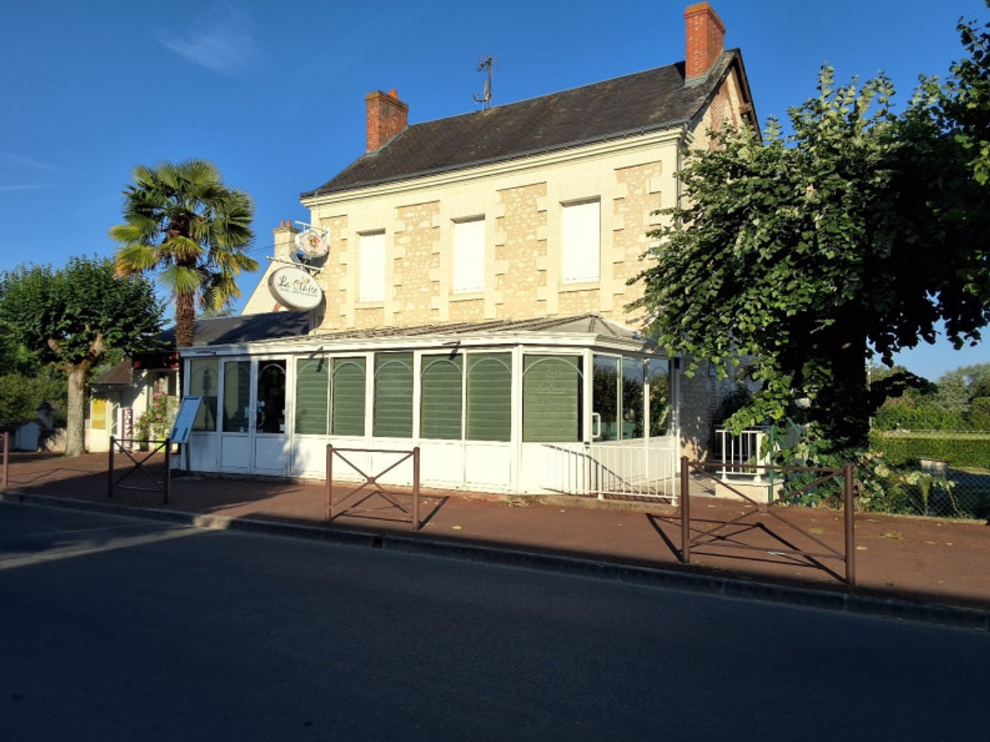 Restaurant 1 pièce 200 m²