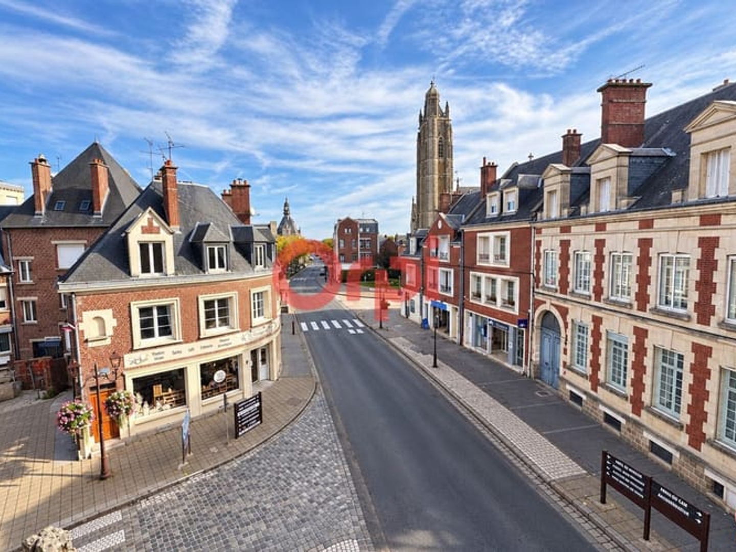 Immeuble à vendre - 1 pièce - 103m2 - Péronne (80200)
