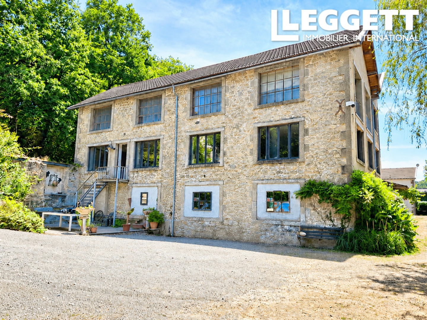 Immeuble à vendre - 7 pièces - 111m2 - Saint-Junien (87200)