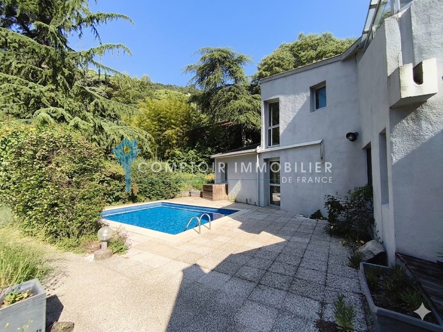 Maison à vendre - 40 pièces - 13000m2 - Valence (26000)