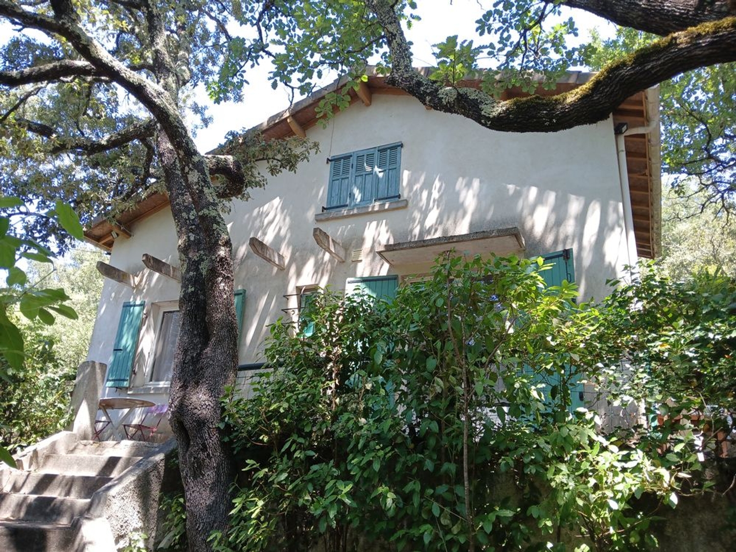 Maison individuelle 2 chambres avec grand terrain