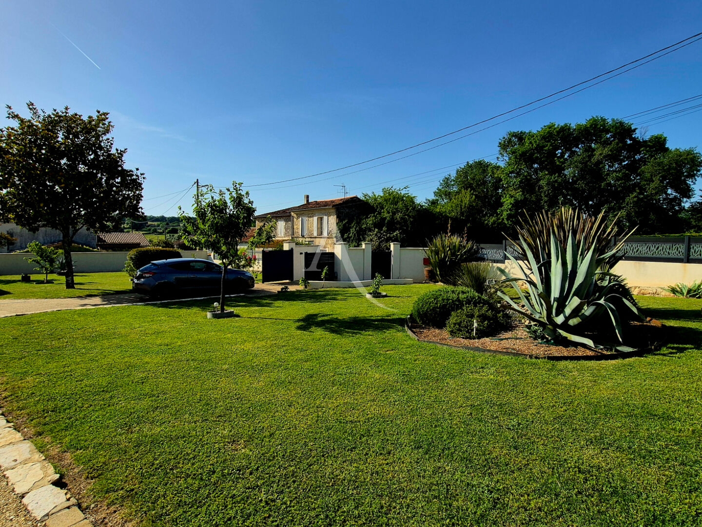 Immeuble à vendre - 5 pièces - 136m2 - Grandjean (17350)