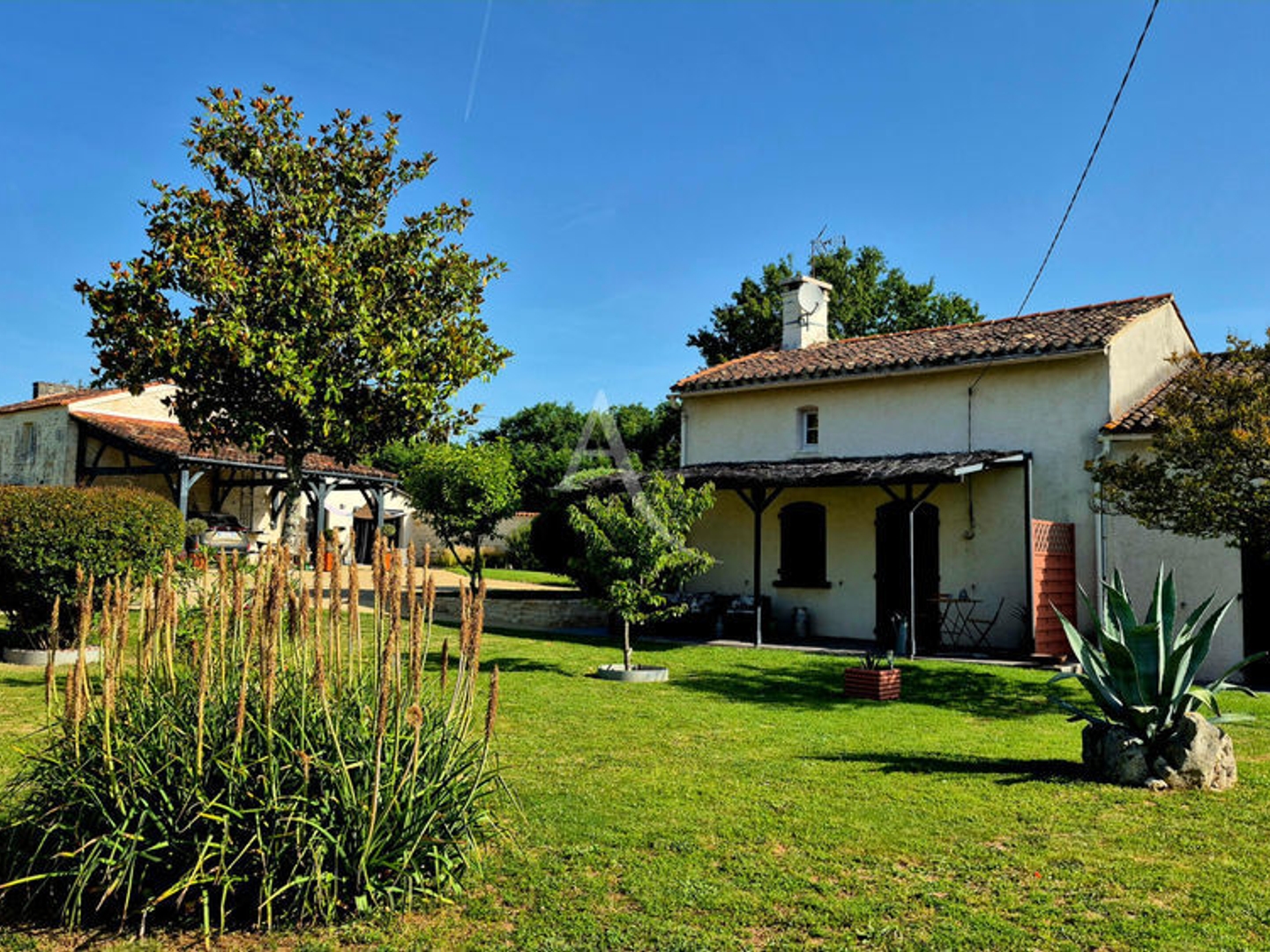 Immeuble à vendre - 5 pièces - 136m2 - Grandjean (17350)