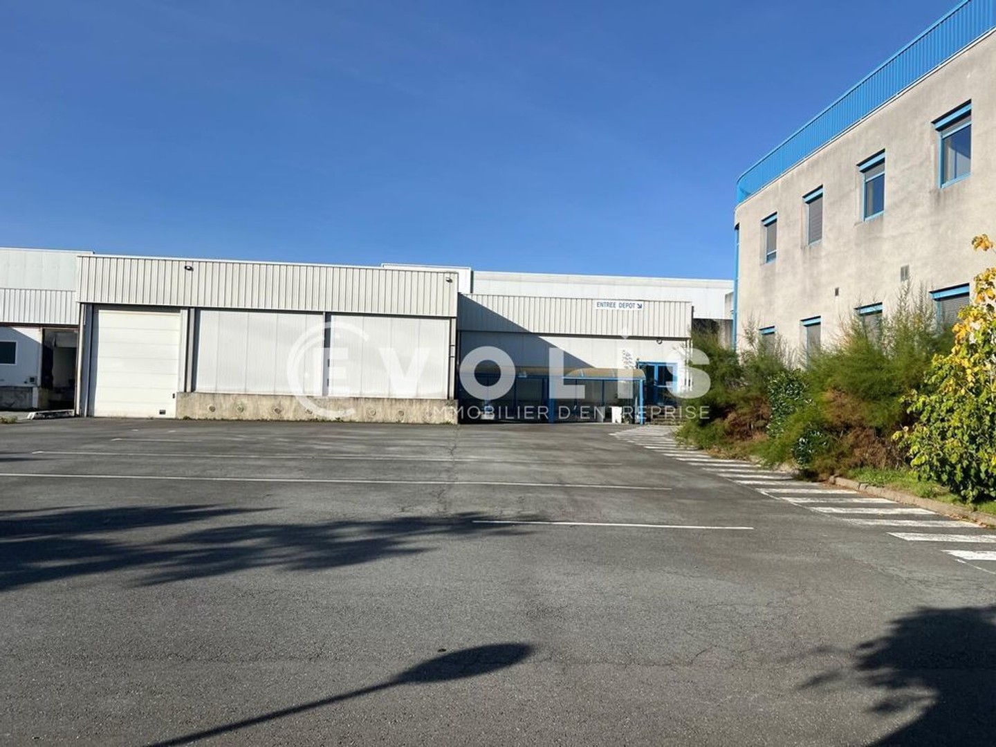 Locaux d'activité - A VENDRE - 5 346 m² non divisibles