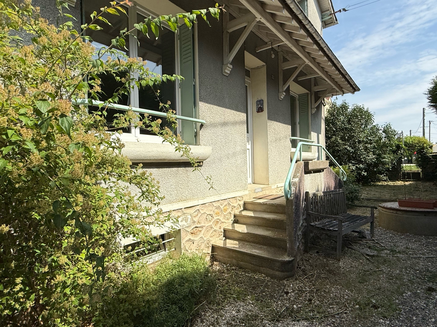 Maison Rebais - proche écoles et collège - 4 chambres - à sublimer !!
