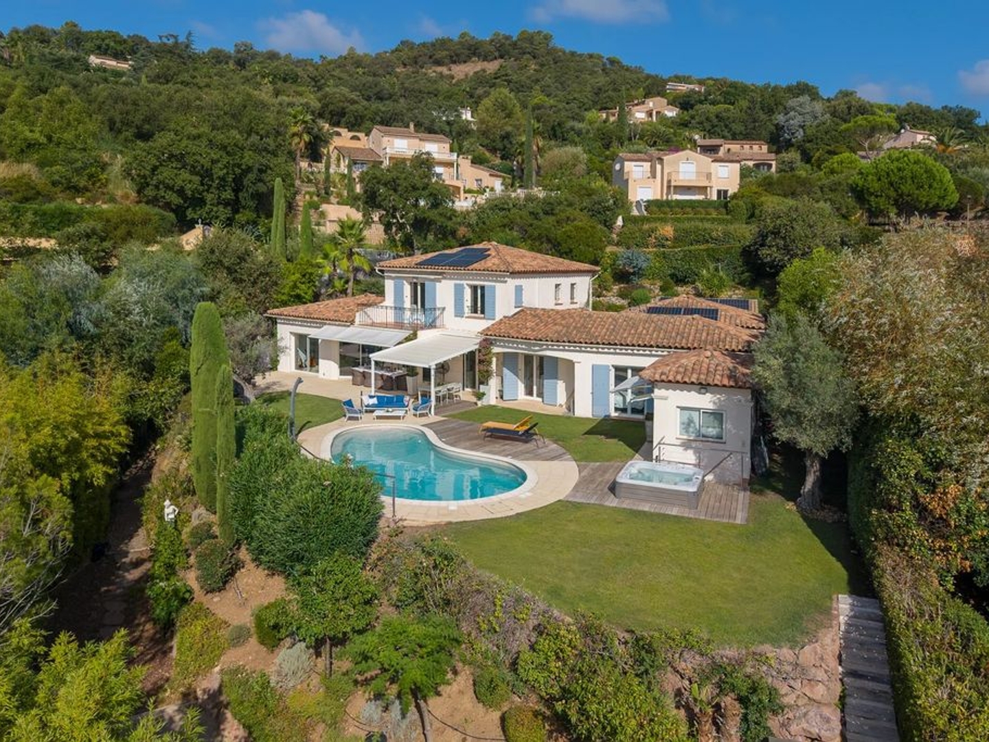 Villa 5 pièces 218 m²