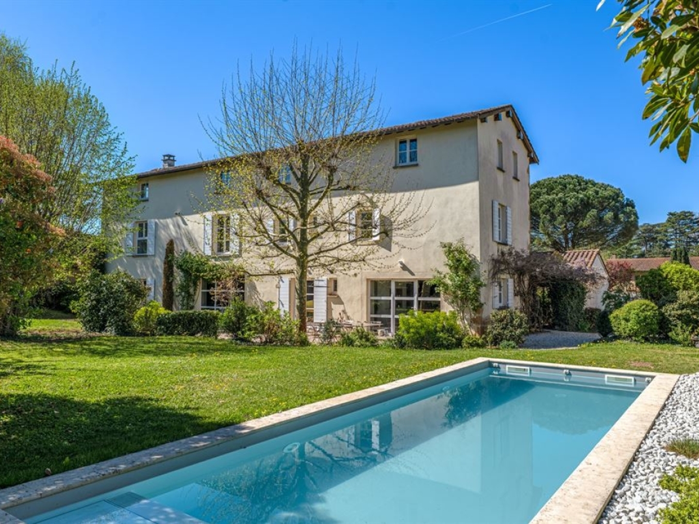 Maison à vendre - 9 pièces - 360m2 - Chasselay (69380)