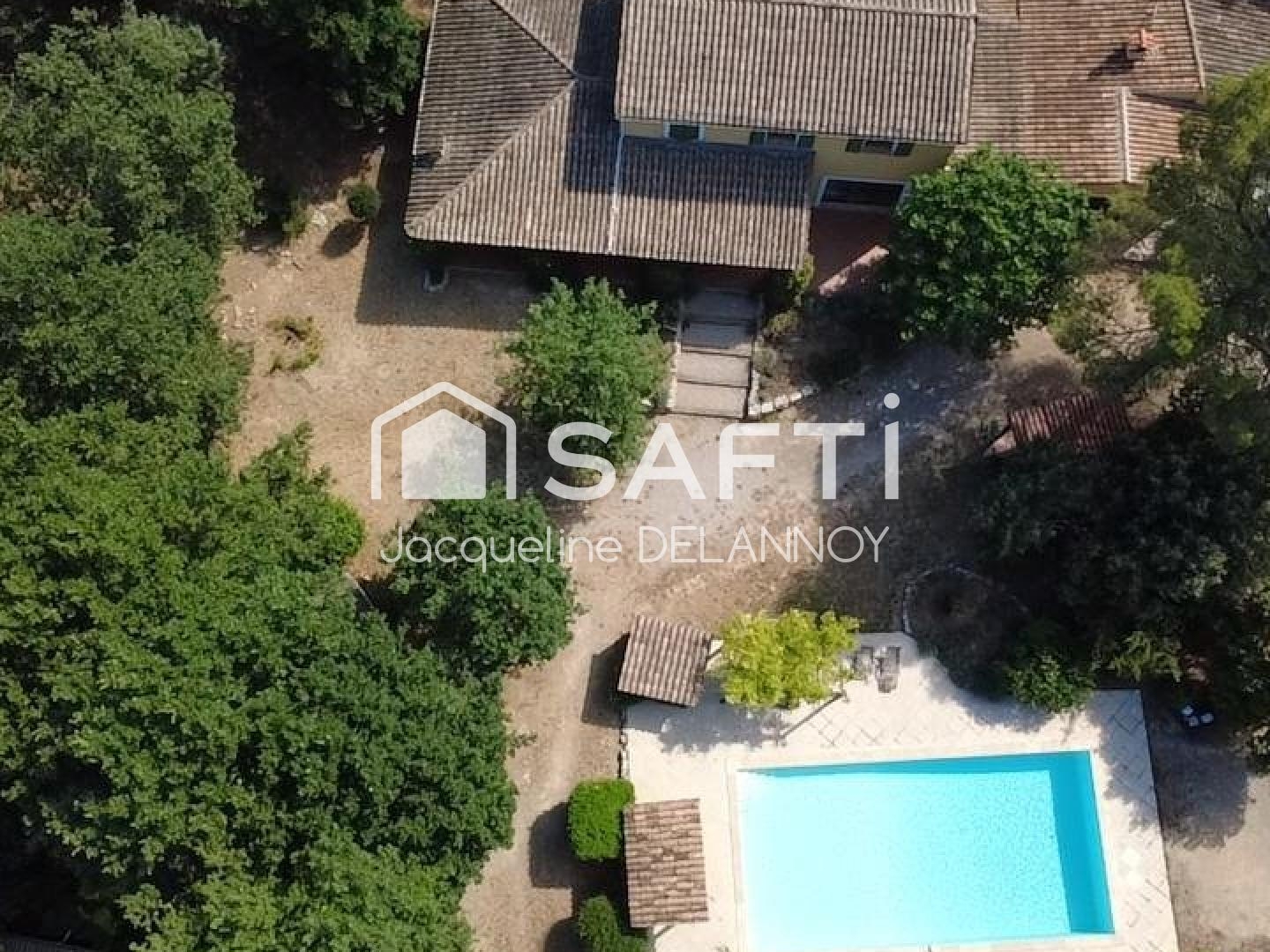 PROPRIÉTÉ ÉQUESTRE, 2 MAISONS, 5000 m²