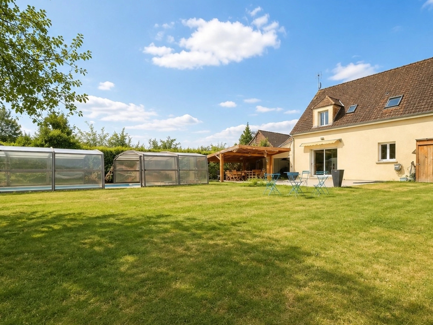 Maison à vendre 9 pièces Proche de AUNEUIL (60)