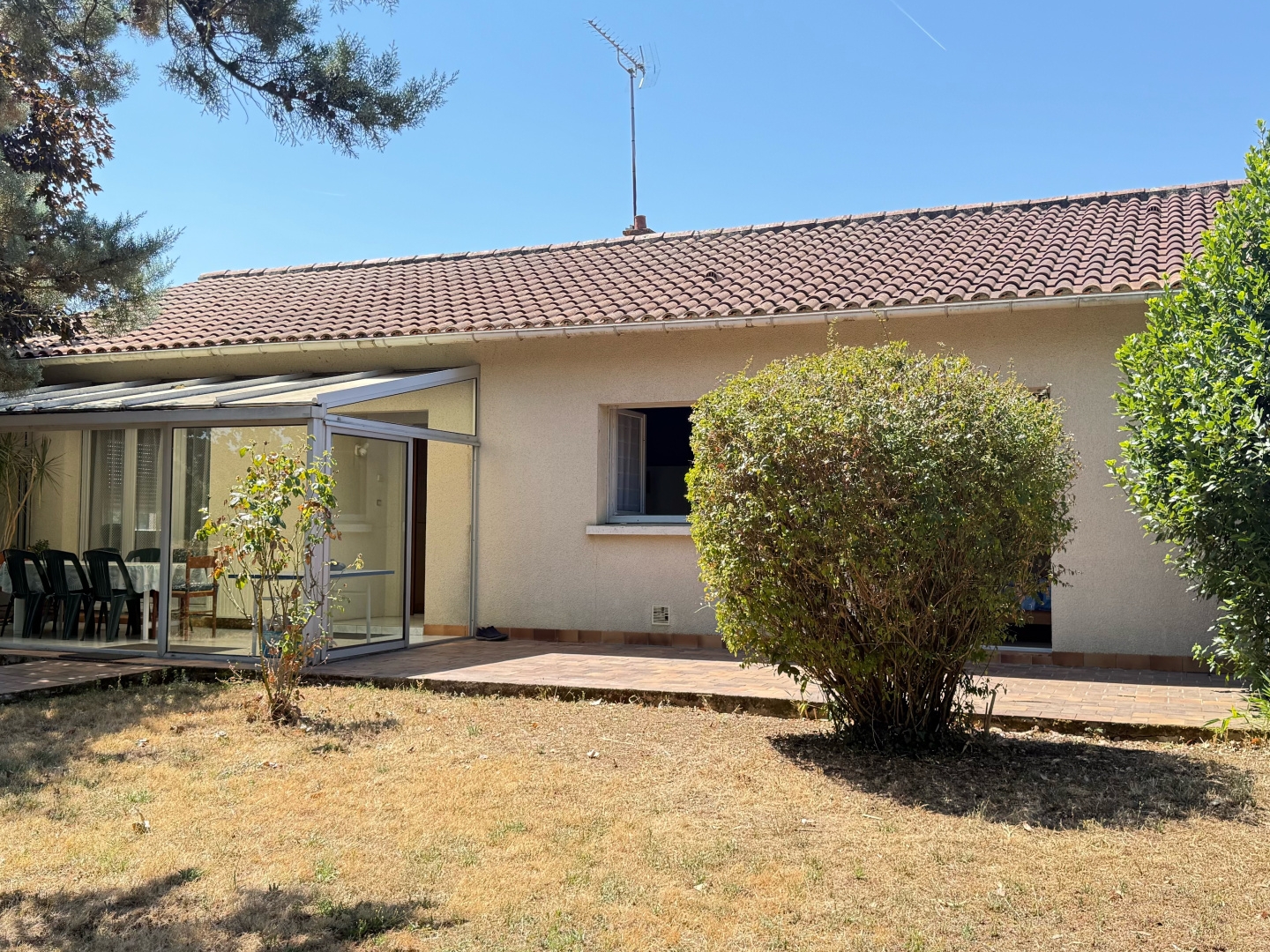 MAISON D'HABITATION A COULON