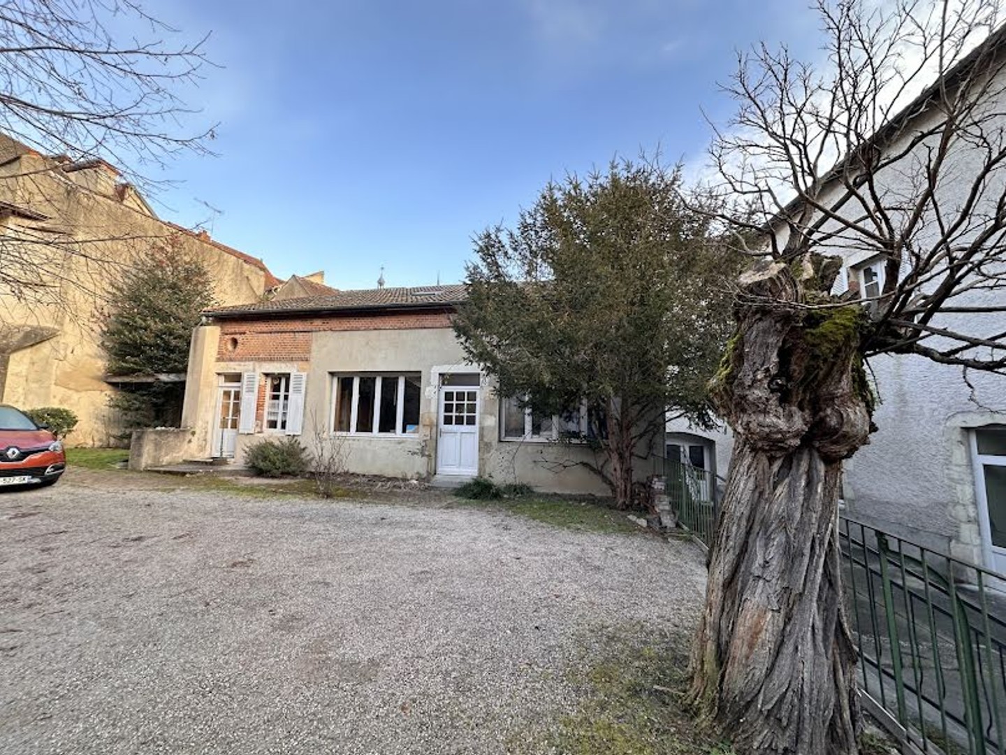 Propriété 6 pièces 275 m²