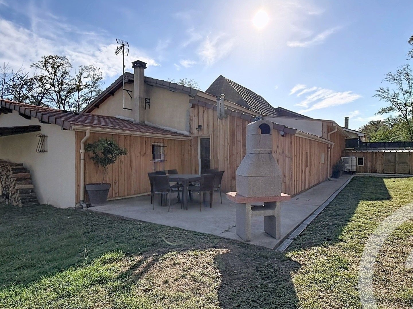 Maison à vendre - 4 pièces - 167m2 - Montpon-Ménestérol (24700)