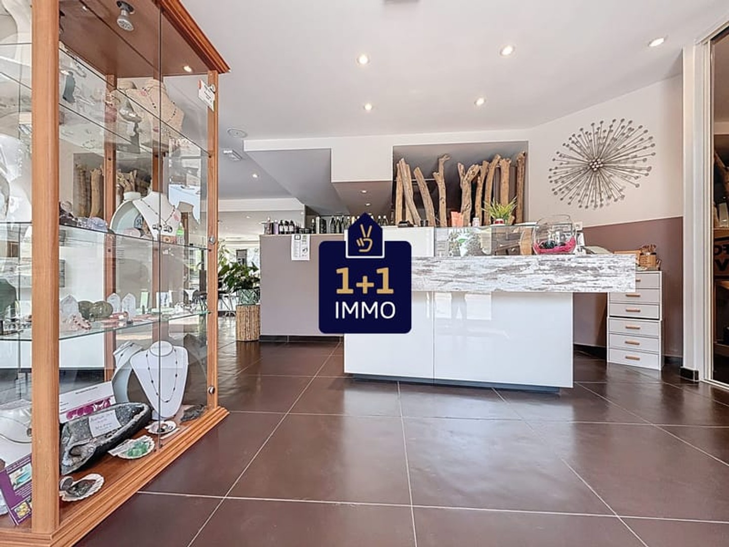 Local commercial 5 pièces 110 m²