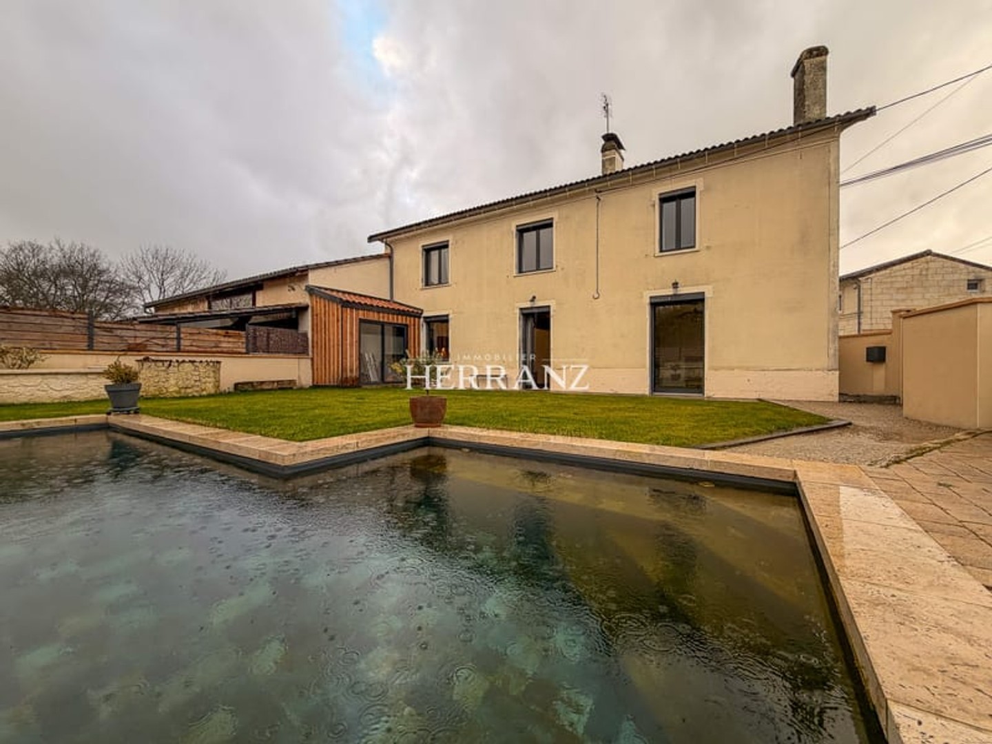 Maison 5 pièces avec piscine à Saint-Denis-de-Pile (33910) Proche Libourne