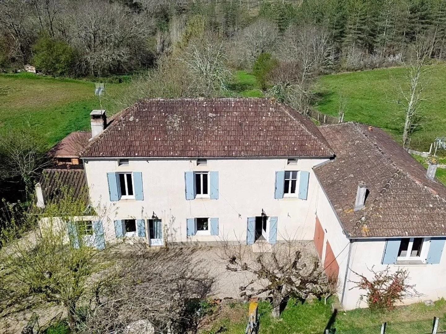 Maison familiale au calme avec piscine