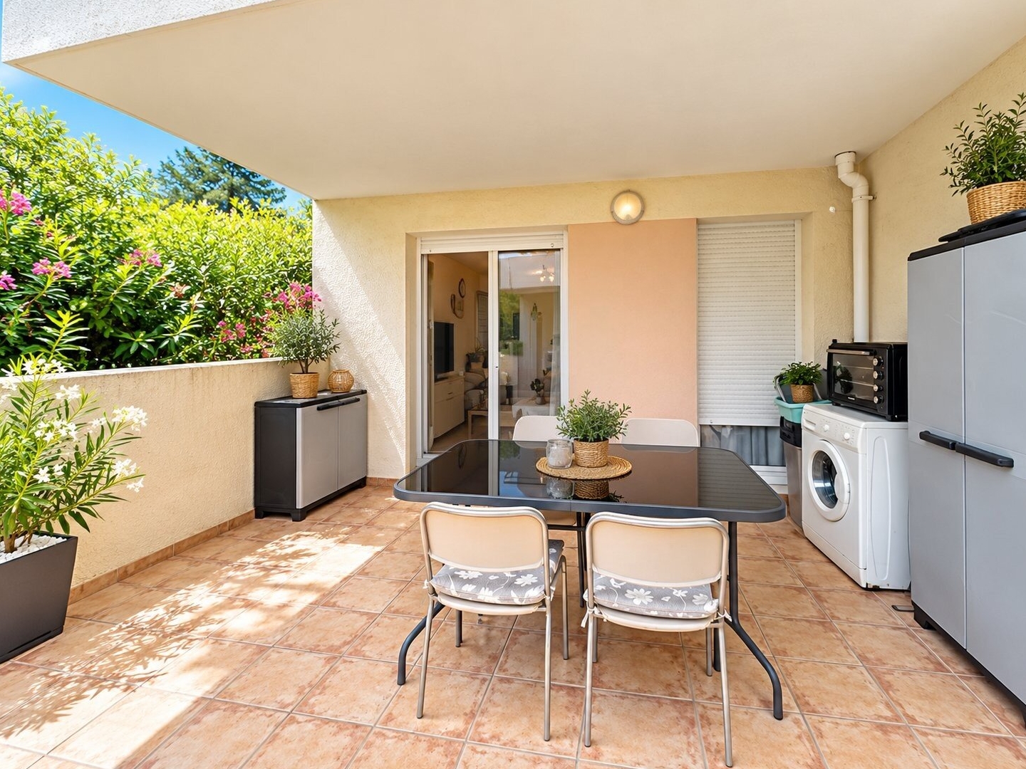 À Vendre T2 En Rez-De-Jardin Résidence Avec Piscine