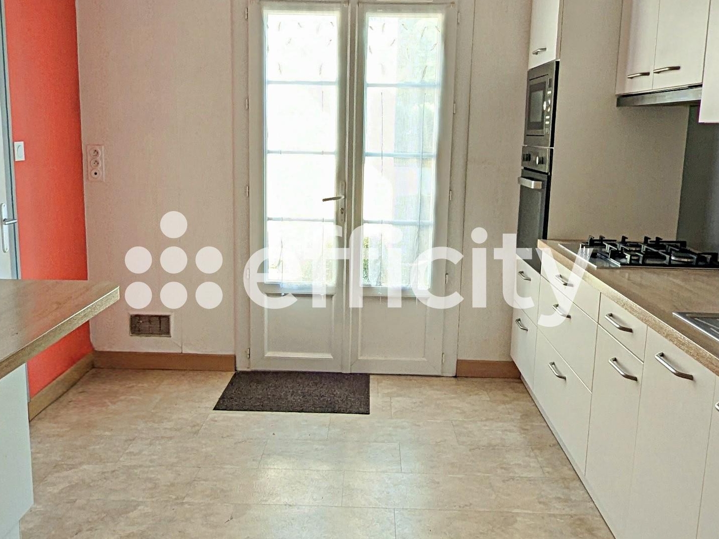 Maison à vendre - 6 pièces - 144m2 - Barbezieux-Saint-... (16300)