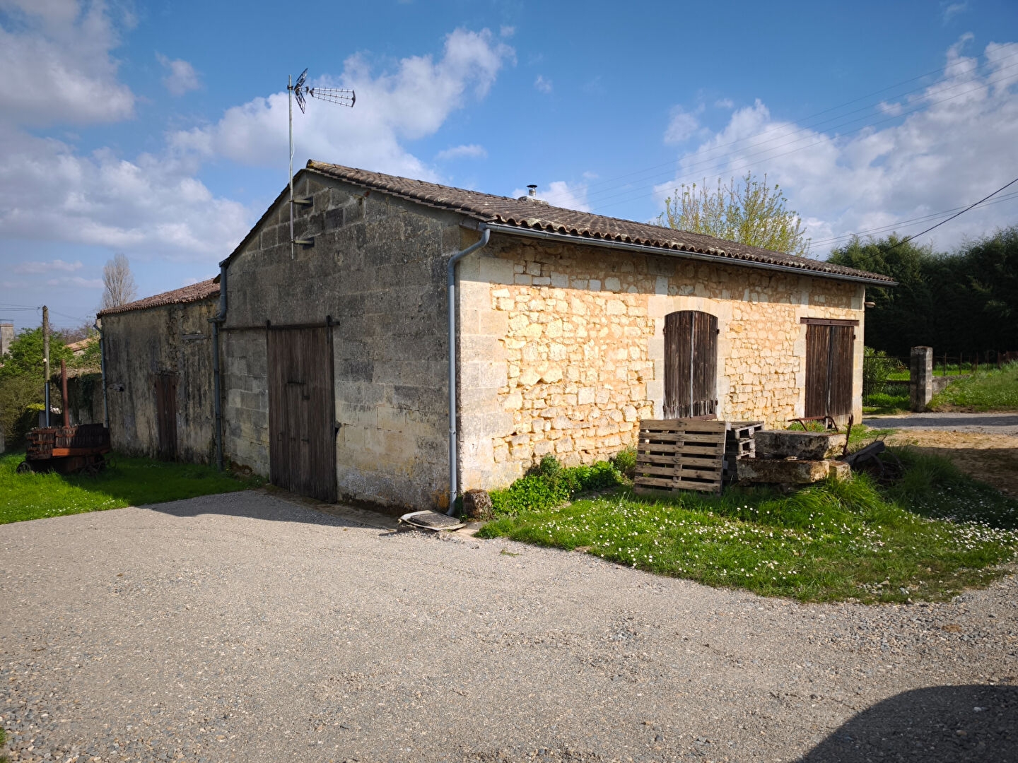 Maison à vendre - 4 pièces - 115m2 - Bayon-Sur-Gironde (33710)