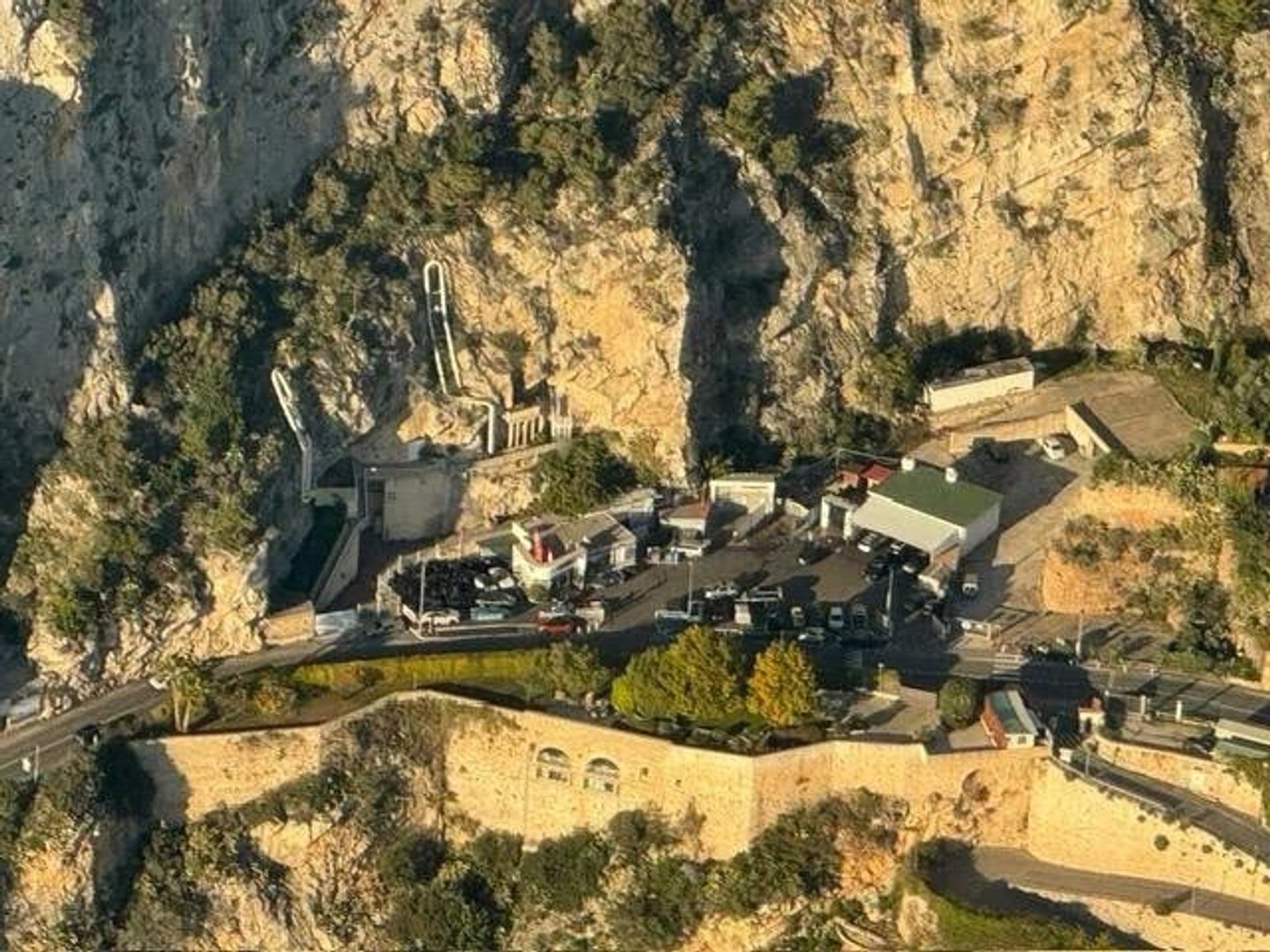 Fonds de commerce 1674 m²