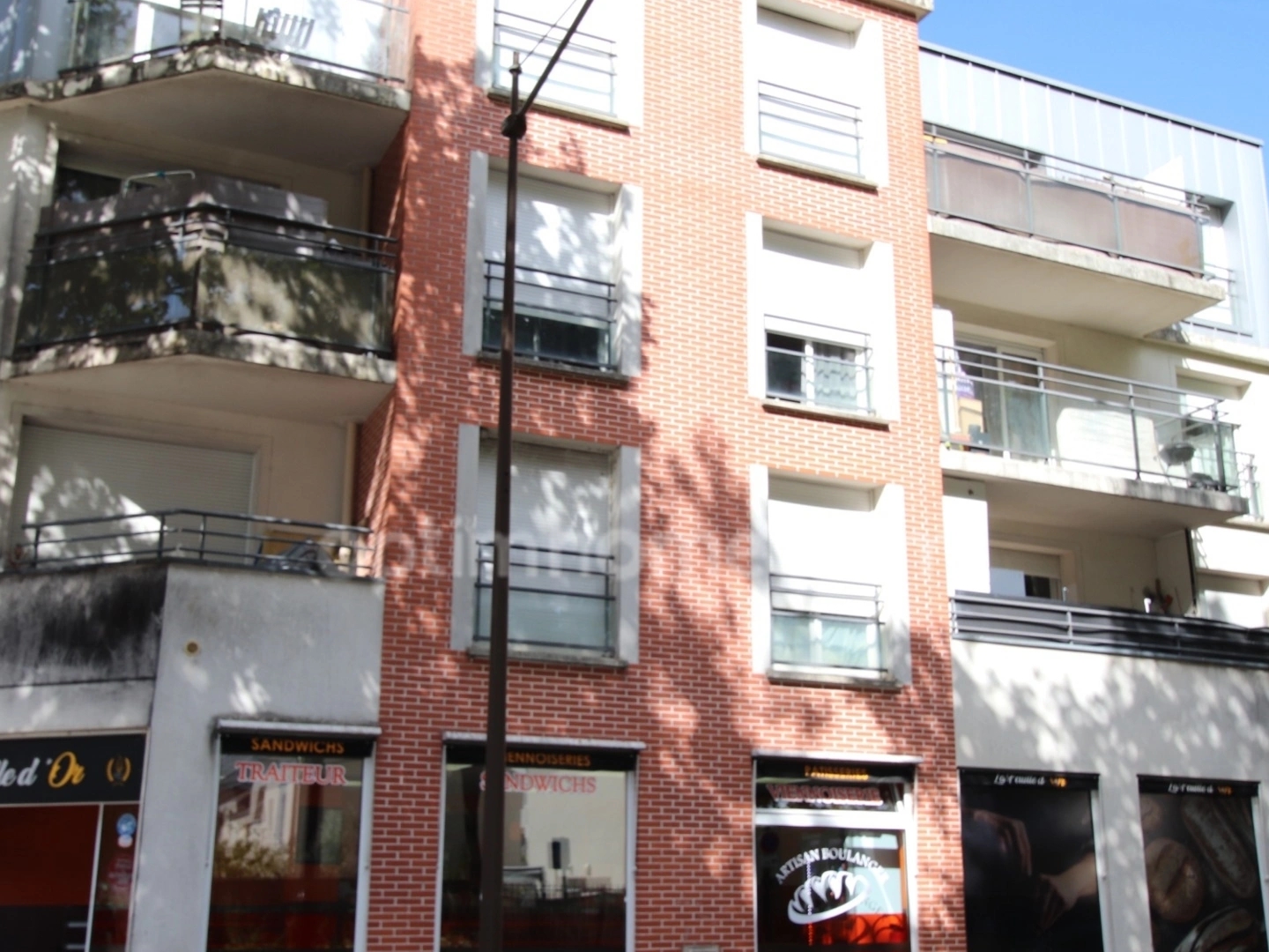 ORLEANS LA SOURCE Proche Université, Appartement deux pièces avec parking sécurisée en excellent état