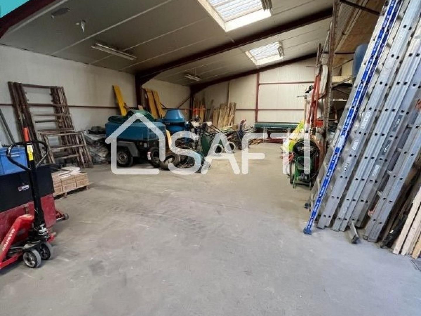 Bureaux à vendre - 3 pièces - 1200m2 - Thouars (79100)