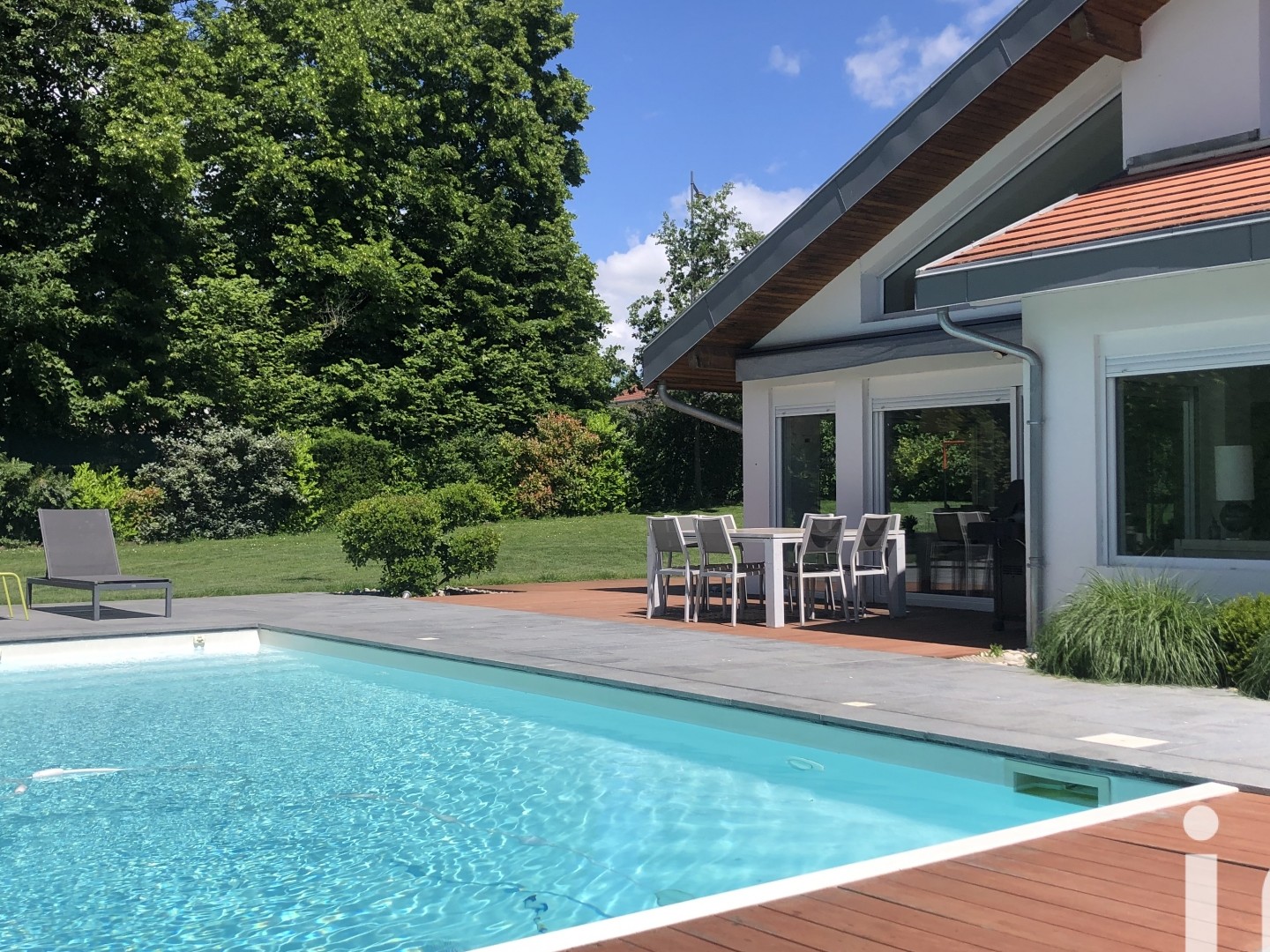 Maison 9 pièces 234 m²