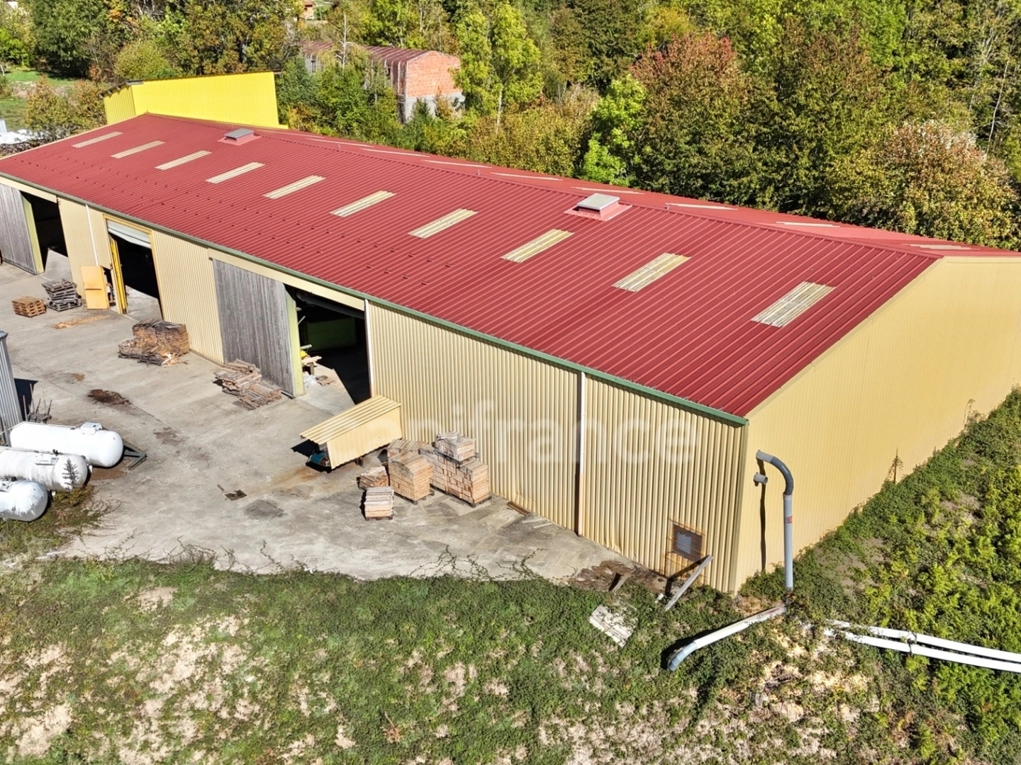 Magasin à vendre - 230m2 - Saint-Priest-La-P... (42830)