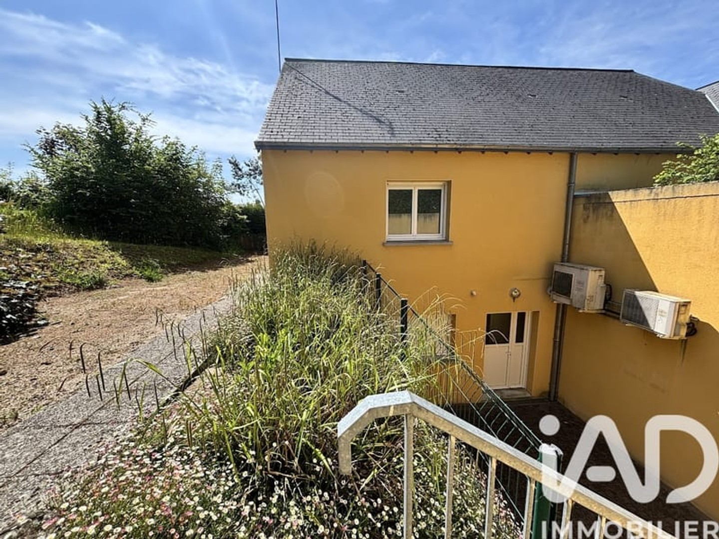 Maison avec appartements 301 m²