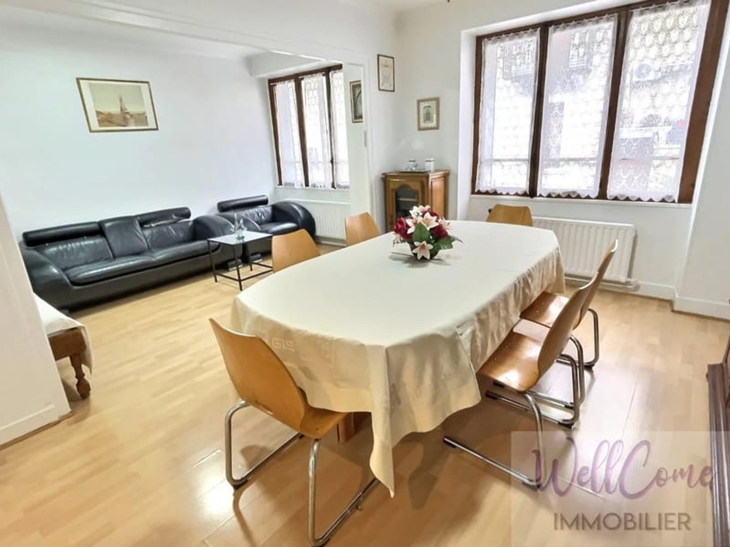 Aix Immeuble avec 2 appartements+ combles aménagés, jardin et an