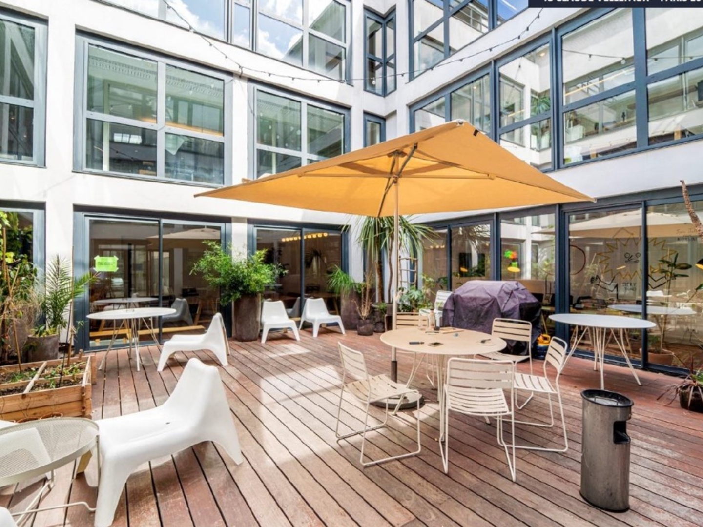 Local professionnel 690 m²