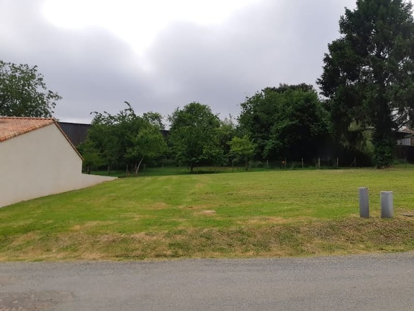 Terrain 600 m²
