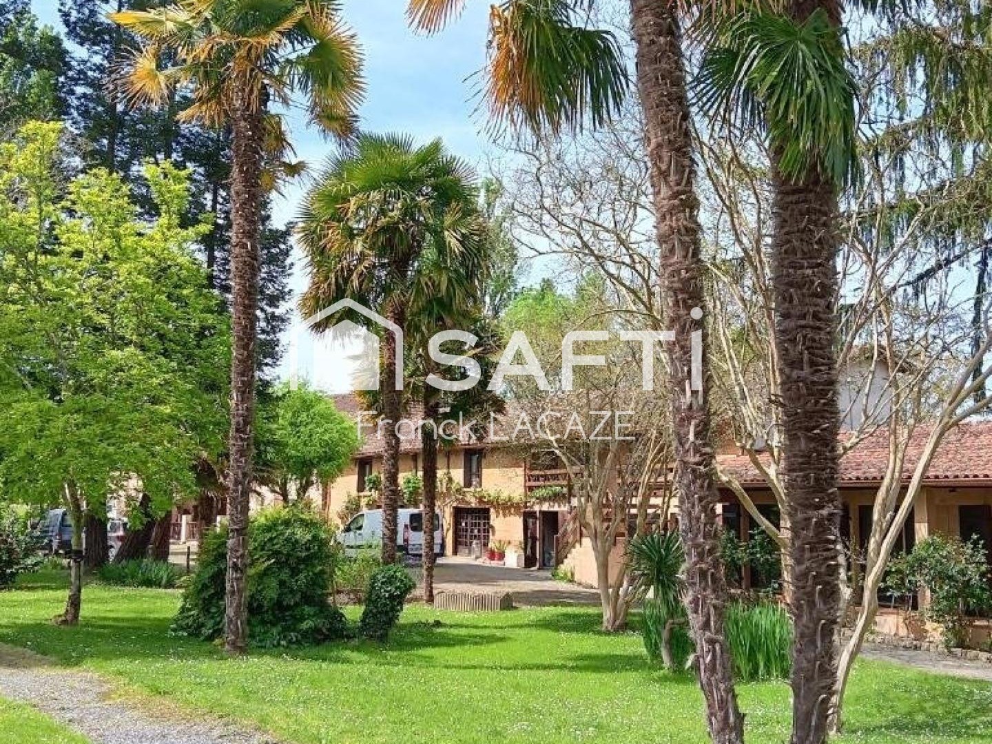 Pour projet touristique Moulin du XVIIIe siècle dans le Gers