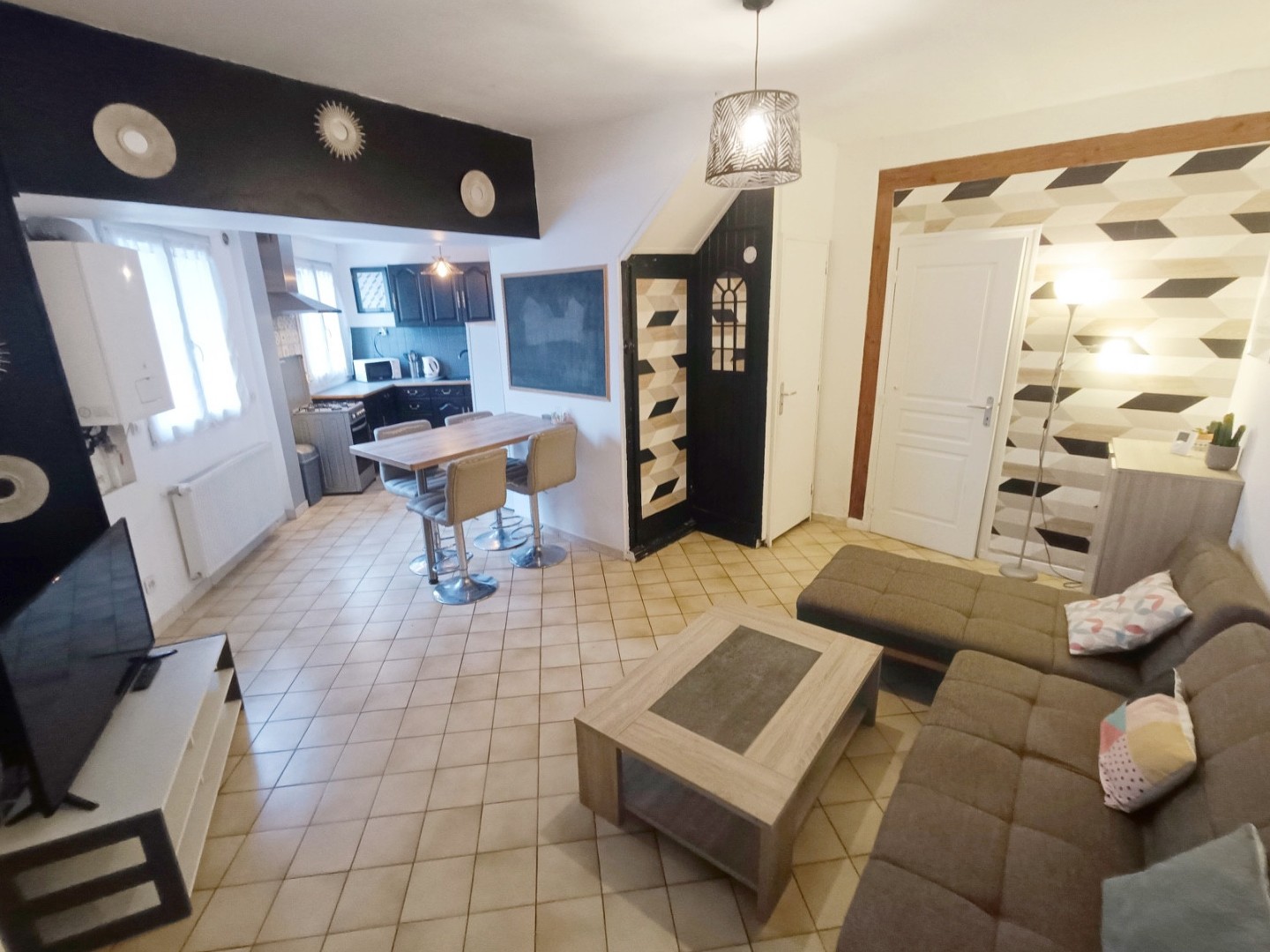Maison 4 chambres avec petite cour