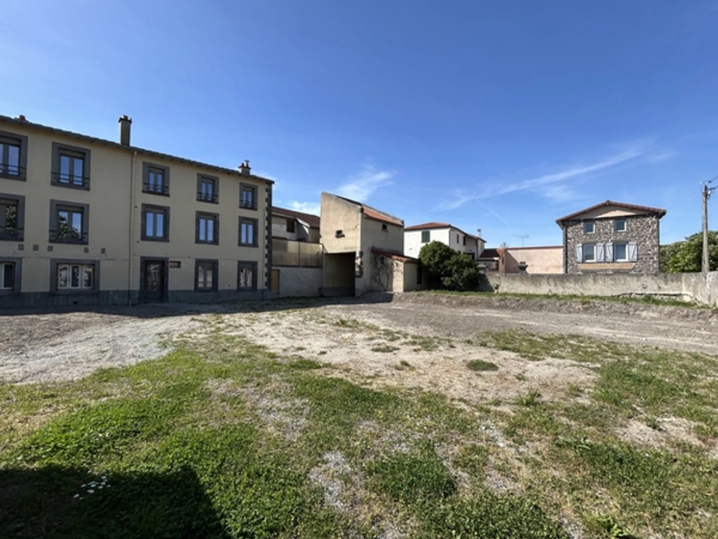 Maison à vendre - 5 pièces - 191m2 - Ennezat (63720)