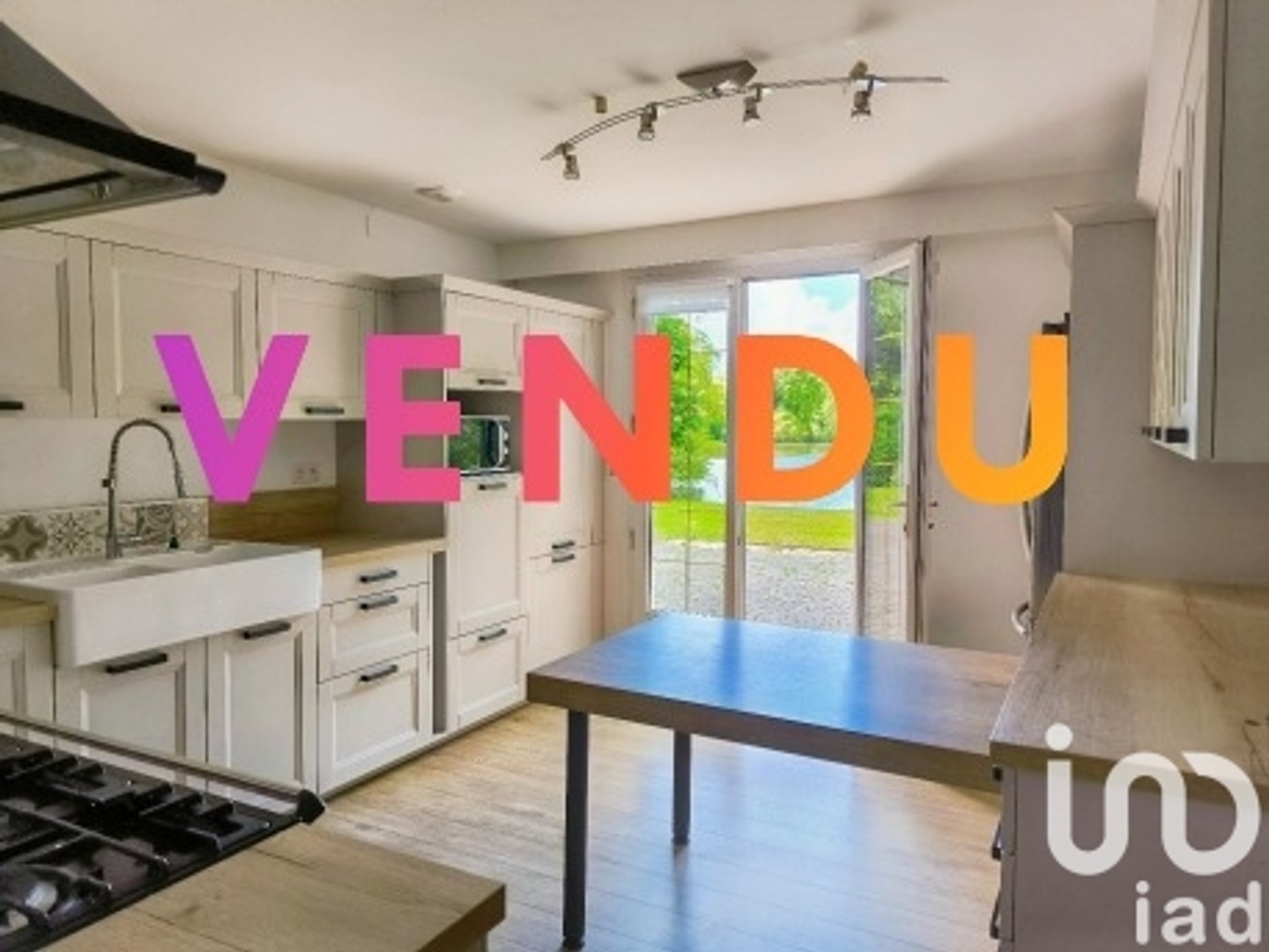 Maison 9 pièces 217 m²