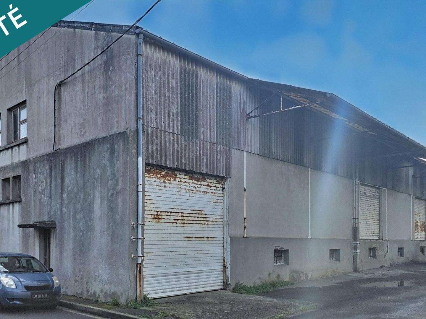 Grand entrepôt polyvalent 1600m² à St-Pol-de-Léon