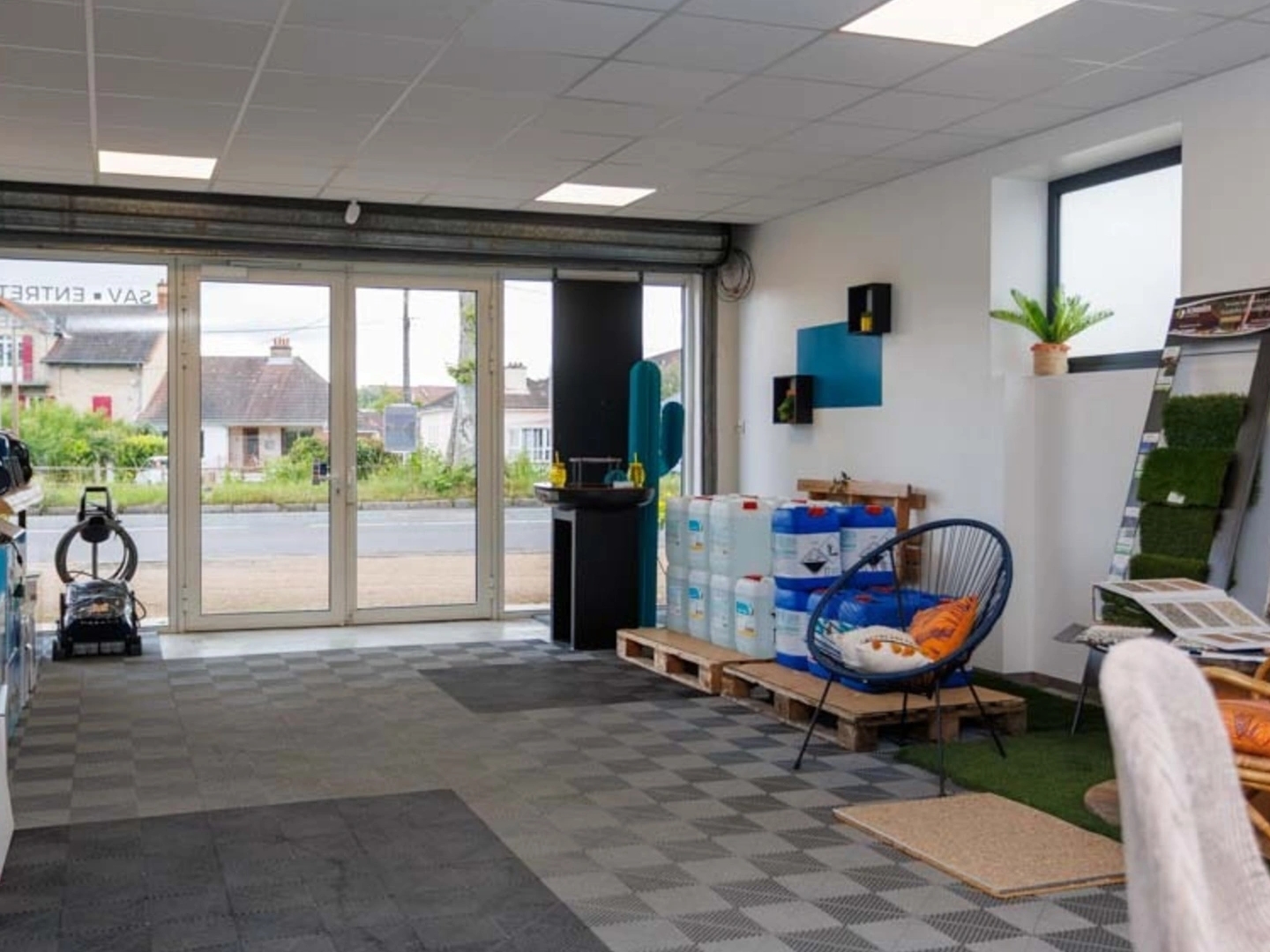 Magasin à vendre - 6 pièces - 245m2 - Paray-Le-Monial (71600)