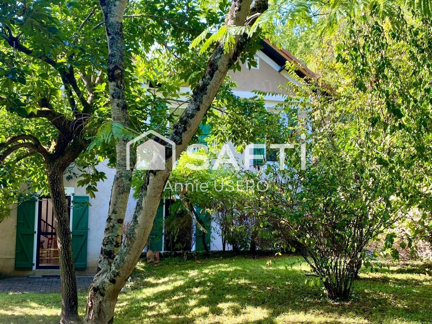 Charmante maison des années 30 entièrement rénovée avec jardin arboré et studio indépendant