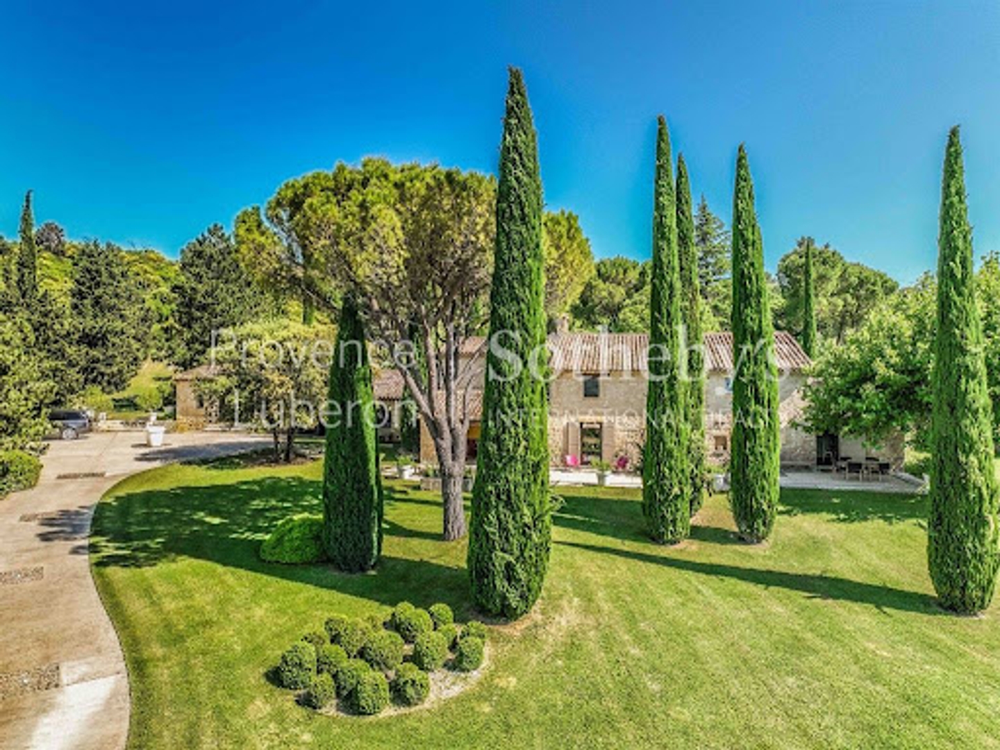Maison 14 pièces 495 m²