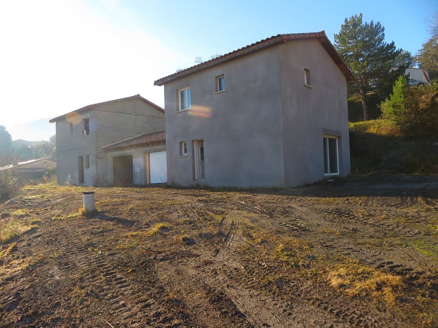 A VENDRE ENSEMBLE IMMOBILIER 2 MAISONS SUR 1083m2 QUILLAN