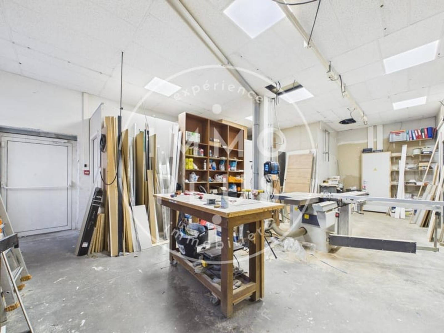 Vente - Local commercial - 70 m² - 168 000 € - MEYTHET