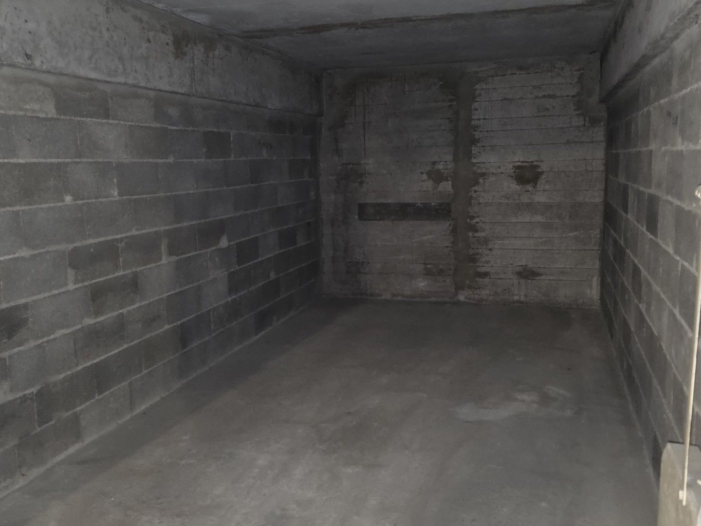 Parking / garage / box à vendre - 12m2 - Besançon (25000)