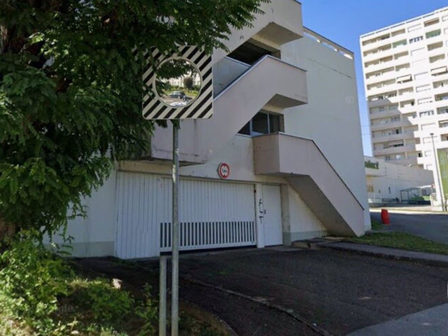 Parking / garage / box à vendre - 12m2 - Besançon (25000)
